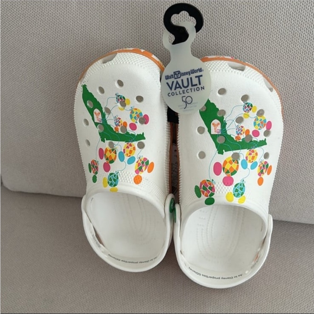 DISNEY X CROCS VAULT COLLECTION DISNEYWORLD FLORIDA WHITE NWT SIZE M7 W9 - Picture 2 of 12